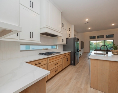 1670 Mcmaster Lane - Photo Thumbnail 13