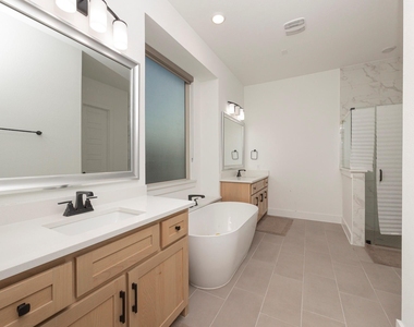 1670 Mcmaster Lane - Photo Thumbnail 26
