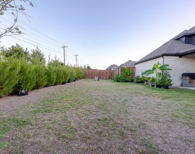 1670 Mcmaster Lane - Photo Thumbnail 23