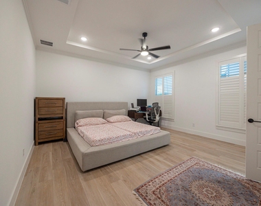 1670 Mcmaster Lane - Photo Thumbnail 24