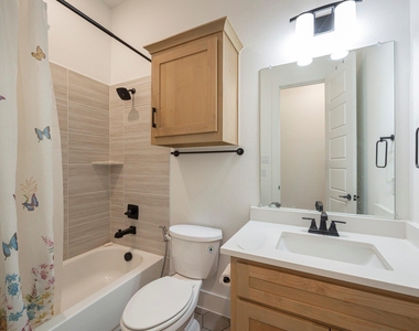 1670 Mcmaster Lane - Photo Thumbnail 7