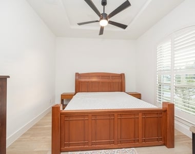 1670 Mcmaster Lane - Photo Thumbnail 8