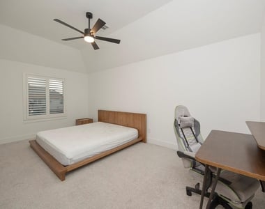 1670 Mcmaster Lane - Photo Thumbnail 38