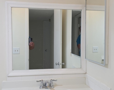 470 Executive Center Drive - Photo Thumbnail 14