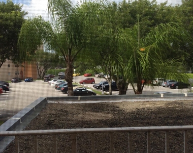 470 Executive Center Drive - Photo Thumbnail 20