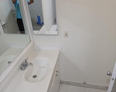 470 Executive Center Drive - Photo Thumbnail 18
