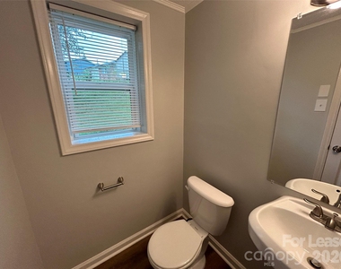 967 Canterbury Court - Photo Thumbnail 16
