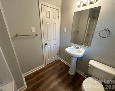 967 Canterbury Court - Photo Thumbnail 15