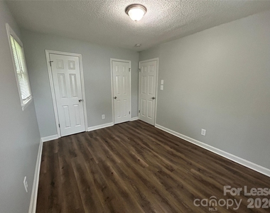 967 Canterbury Court - Photo Thumbnail 12