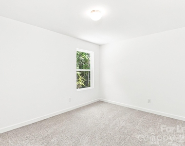 5148 Crestland Avenue - Photo Thumbnail 10