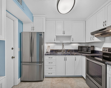 630 Ocean Drive - Photo Thumbnail 10