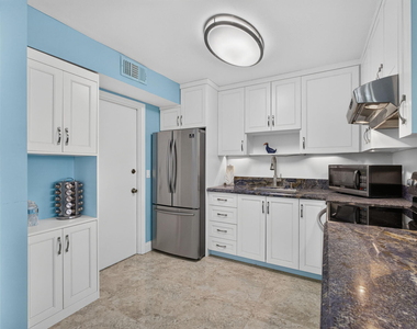 630 Ocean Drive - Photo Thumbnail 8