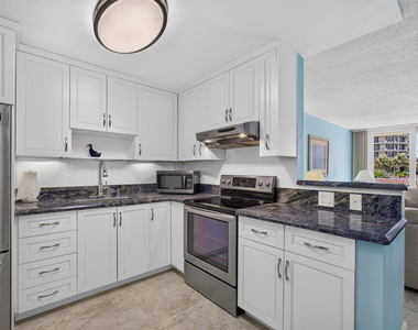 630 Ocean Drive - Photo Thumbnail 9