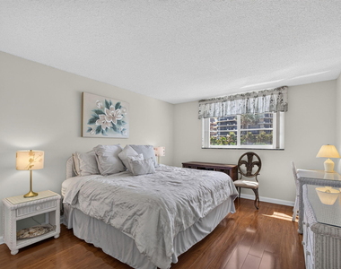 630 Ocean Drive - Photo Thumbnail 17