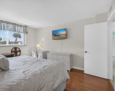 630 Ocean Drive - Photo Thumbnail 18