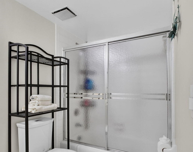 630 Ocean Drive - Photo Thumbnail 20