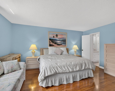 630 Ocean Drive - Photo Thumbnail 12