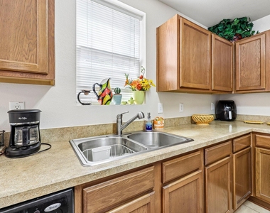 10719 Rankin Drive - Photo Thumbnail 9