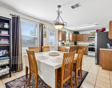 10719 Rankin Drive - Photo Thumbnail 7