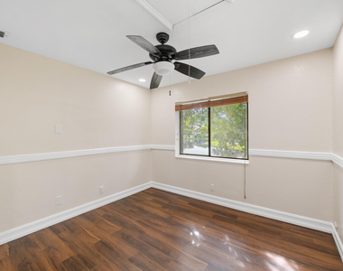 32 Wimbledon Lakes Drive - Photo Thumbnail 9