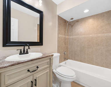 32 Wimbledon Lakes Drive - Photo Thumbnail 13