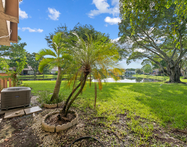 32 Wimbledon Lakes Drive - Photo Thumbnail 24