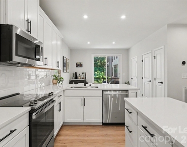 300 Twinflower Lane - Photo Thumbnail 8
