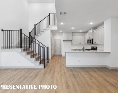 1028 Bristleleaf Way - Photo Thumbnail 2