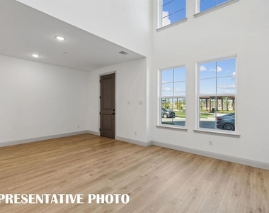 1028 Bristleleaf Way - Photo Thumbnail 1