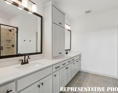1028 Bristleleaf Way - Photo Thumbnail 9