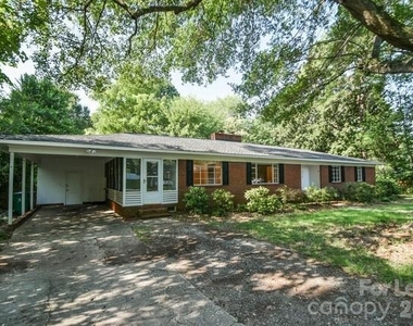 2214 Jeff Street - Photo Thumbnail 1