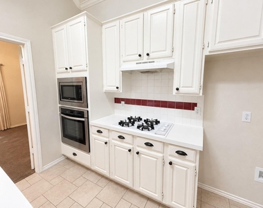 8908 Aplamado Drive - Photo Thumbnail 10
