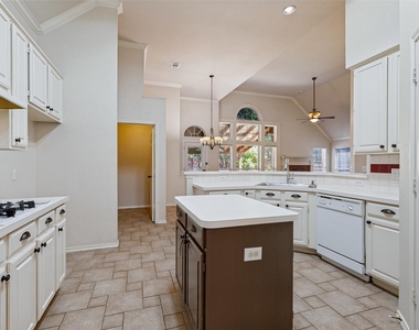 8908 Aplamado Drive - Photo Thumbnail 9