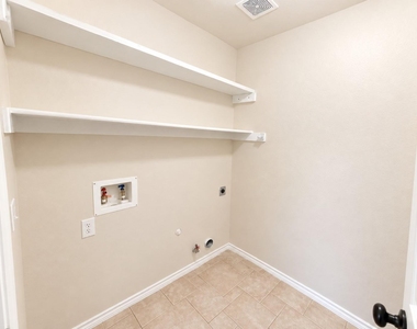 8908 Aplamado Drive - Photo Thumbnail 21