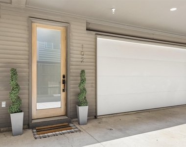 1865 Summit Avenue - Photo Thumbnail 1