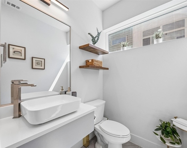 1865 Summit Avenue - Photo Thumbnail 11
