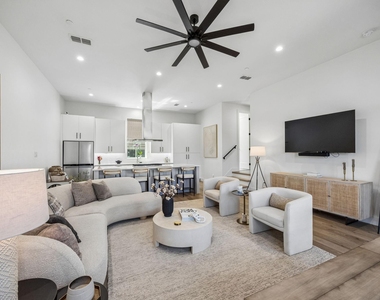 1865 Summit Avenue - Photo Thumbnail 5