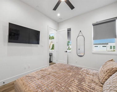 1865 Summit Avenue - Photo Thumbnail 13