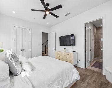 1865 Summit Avenue - Photo Thumbnail 18