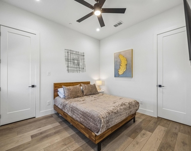 1865 Summit Avenue - Photo Thumbnail 12