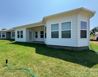 1038 Mapletree Lane - Photo Thumbnail 22