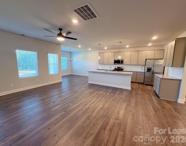 1038 Mapletree Lane - Photo Thumbnail 1