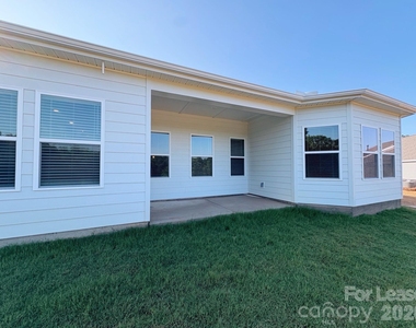 1038 Mapletree Lane - Photo Thumbnail 21