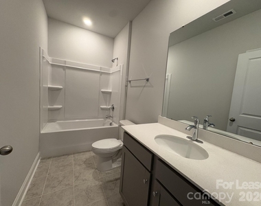 1038 Mapletree Lane - Photo Thumbnail 13