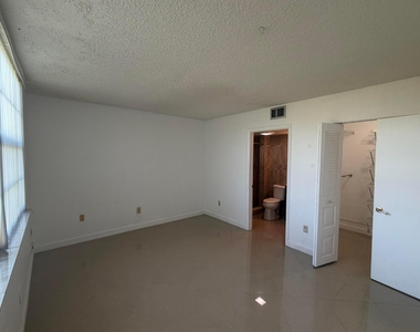7380 Nw 18th Street - Photo Thumbnail 8