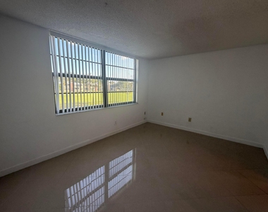 7380 Nw 18th Street - Photo Thumbnail 7