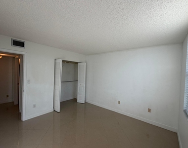7380 Nw 18th Street - Photo Thumbnail 13