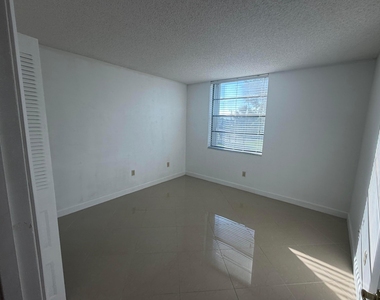 7380 Nw 18th Street - Photo Thumbnail 12