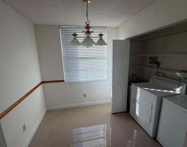 7380 Nw 18th Street - Photo Thumbnail 5