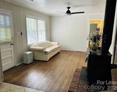 5344 Coburg Avenue - Photo Thumbnail 2